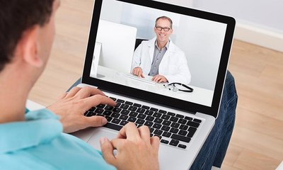 غوغل تطلق طبيباً افتراضياً يجيب على أسئلتك ويكتب لك "الروشتة"!