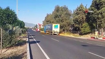 Kemalpaşa'da asit yüklü tırda sızıntı paniği