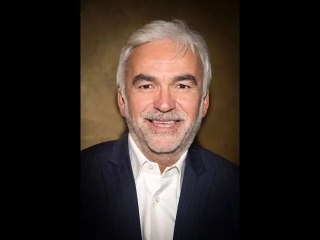 Pascal Praud lit le SMS d'Olivier Duhamel en direct : il dément son témoignage