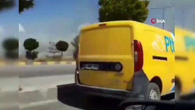 Buğday tarlası alev alev yandı