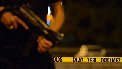 Gelinine bıçak çeken oğlunu bıçaklayarak öldürdü