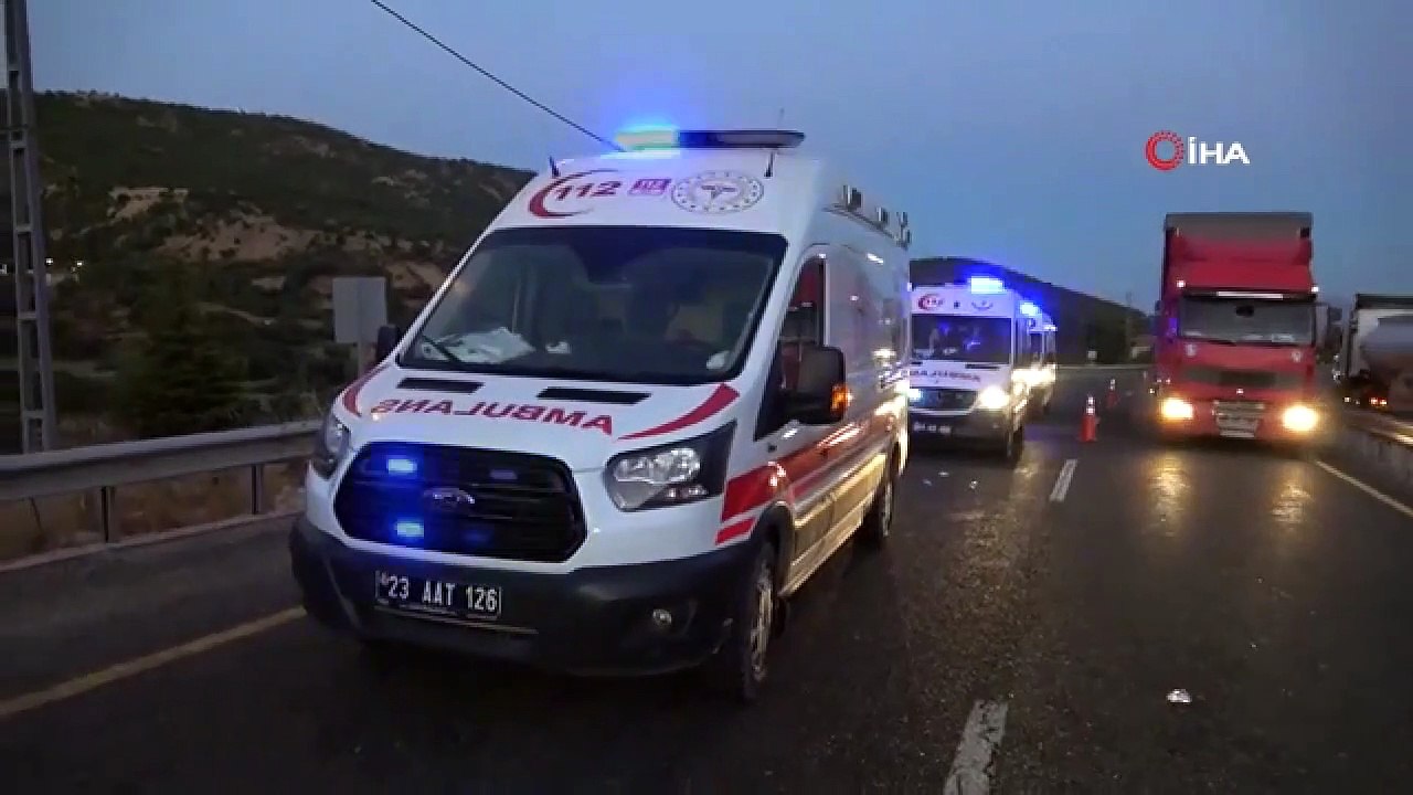 Un bus de passagers a percuté le camion par derrière, bain de sang : 1 mort, 34 blessés