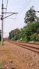 KRL Jabotabek Melintas