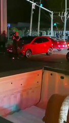 Choque múltiple deja saldo de un muerto y una mujer herida