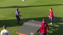 Bleues - Session teqball pour Hervé Renard