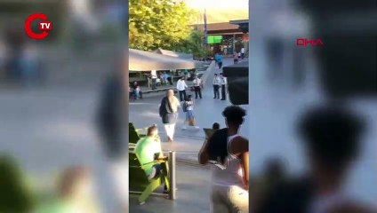 AVM'de bıçaklı saldırgan paniği: Güvenlik görevlisi yaralandı