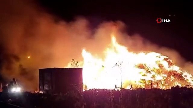 Manisa'da 15 bin balya saman alev alev yandı