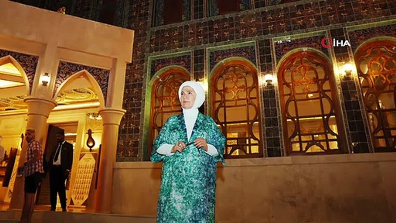 Une visite d'Emine Erdoğan à la mosquée Katara,...