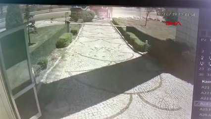 PENDİK'TE İTFAİYE ARACI KAZA YAPTI- 1 2