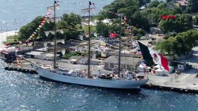 Meksika donanmasına ait askeri okul gemisi Sarayburnu'nda