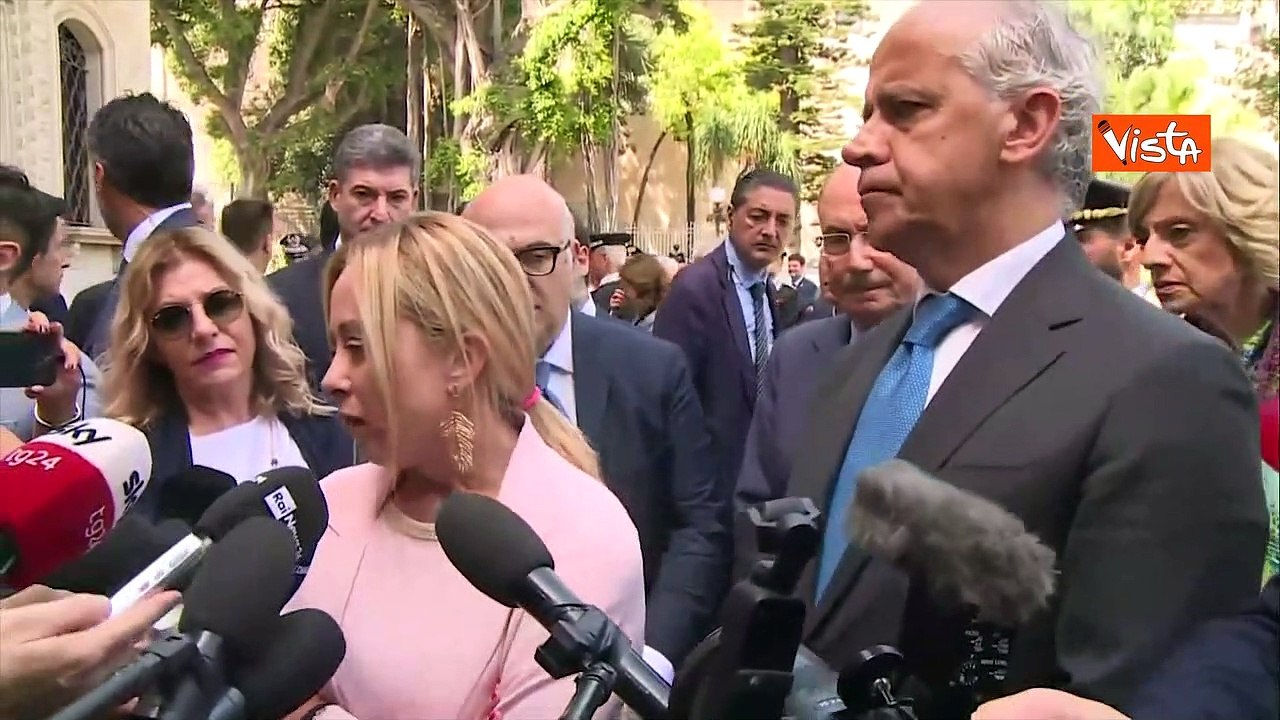 Meloni: "Qui a testa alta, non sono mai scappata. Solo mafiosi possono contestarmi"