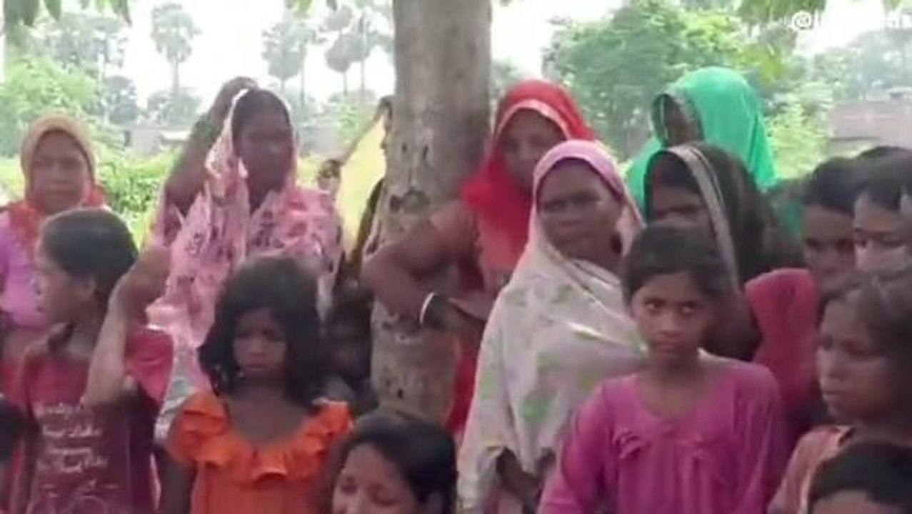 सारण: करंट से बच्ची की मौत के बाद लोगों का भड़का विरोध, सड़क जाम कर किया आगजनी