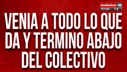 Venían a todo lo que da y terminaron abajo de un colectivo: murieron en el acto