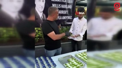 Adana'da klimanın icadının yıldönümünü Carrier anısına tatlı dağıtarak kutladılar