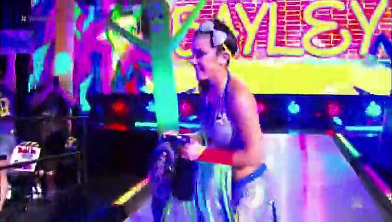 NXT 9/16/15 | Bayley Vs Sarah Dobson