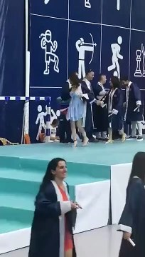 Uşak Üniversitesi mezuniyet töreninde LGBT bayrağı