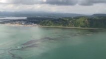 Un derrame de petróleo afecta a por lo menos una playa en el norte de Ecuador
