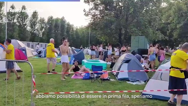 Concerto Harry Styles a Reggio Emilia, i fan accampati: Felici di essere qua