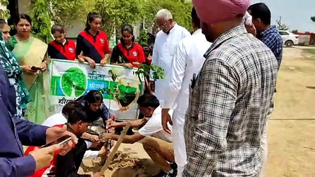 राजस्थान पत्रिका के हरियालो राजस्थान अभियान में लगाए पौधे
