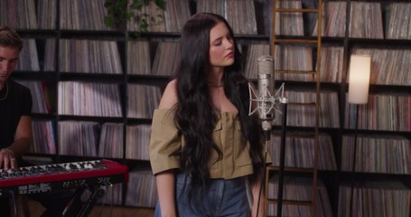 Lauren Spencer Smith - Bigger Person (Mirror Acoustic Session)