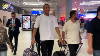 Fenerbahçe’nin anlaşmaya vardığı Rodrigo Becao, İstanbul’a vardı