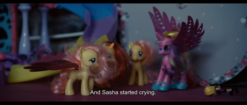 Petite fille Bande-annonce (EN)