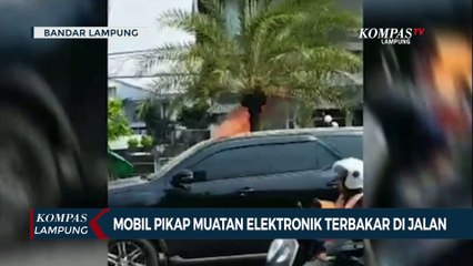 Pikap Pengangkut Elektronik Terbakar di Jalan, Warga Heboh Bantu Padamkan