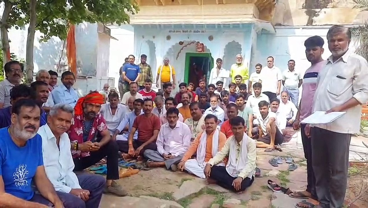 चोरी हुई प्रतिमाओं का नहीं लगा सुराग...मंदिर में एकत्र हुए श्रद्धालु, रैली निकाल एसडीएम को सौपा ज्ञापन जताई नाराजगी