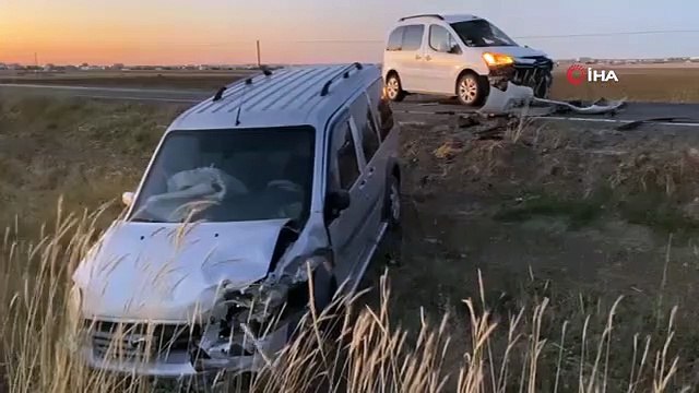 Des véhicules utilitaires légers sont entrés en collision à Konya： 3 blessés