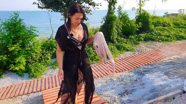 Гигантский Морской Осьминог для прекрасного ужина! Морское блюдо для ценителей
