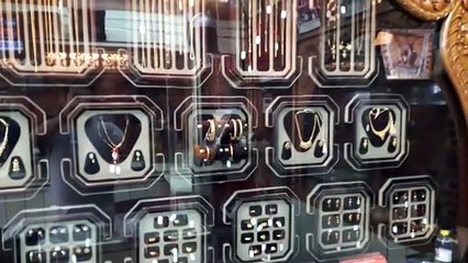 सोना हुआ सोणा: मानसून में भी नहीं लुढ़के दाम, खरीदारों को हो रहा मलाल, जानें क्या है माजरा