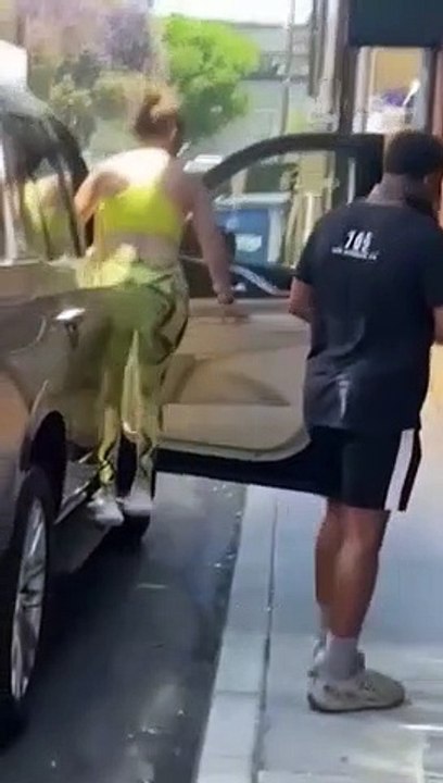 Jennifer Lopez a juré quand elle a dû attendre à la porte du gymnase
