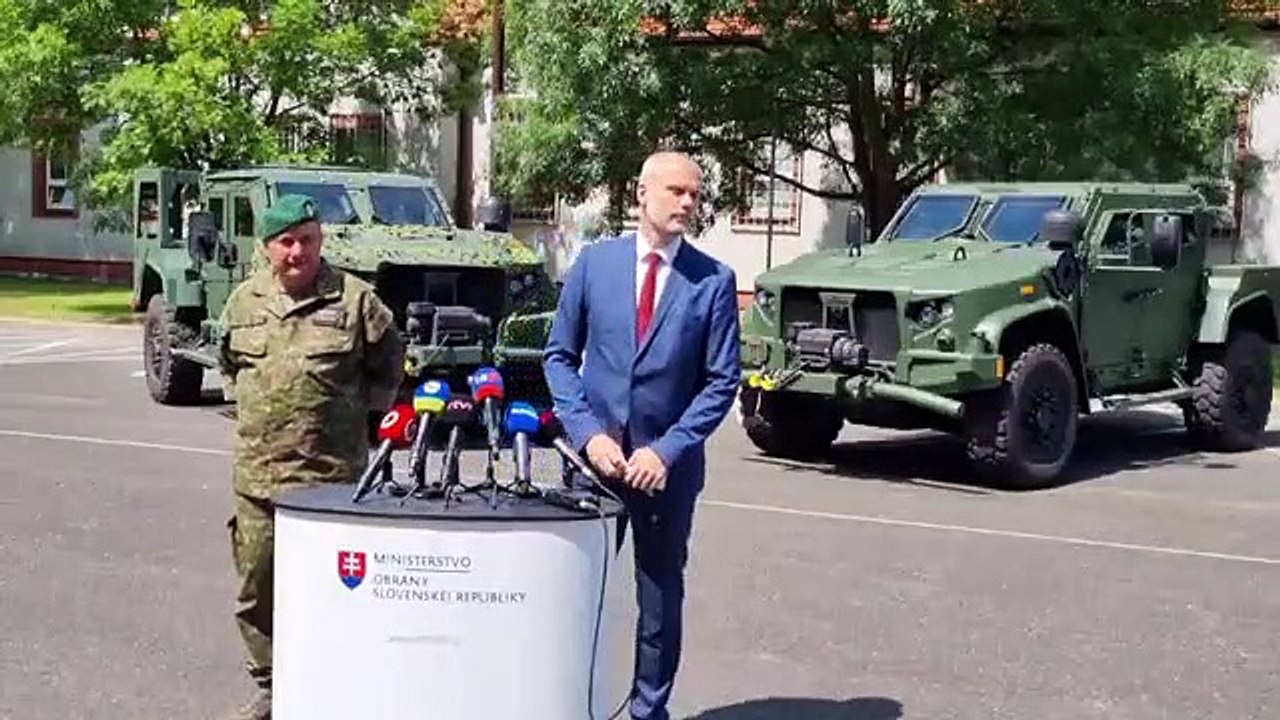 ZÁZNAM: Rezort obrany prijal ponuku USA na vozidlá 4x4, zaplatí ich z amerického fondu