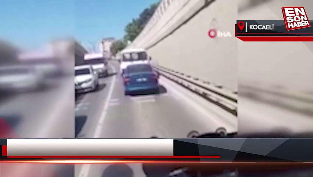 Kocaeli'de arızalanan otomobili geri geri çekti