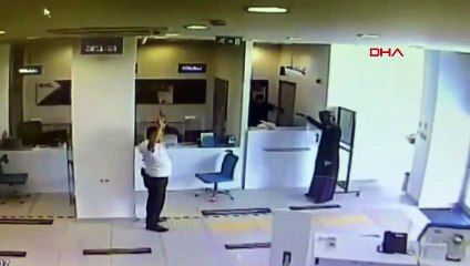 Un suspect se faisant passer pour une femme à Bahçelievler, a commis un vol de banque