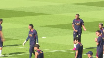 Mbappe trains with PSG amid contract stand-off