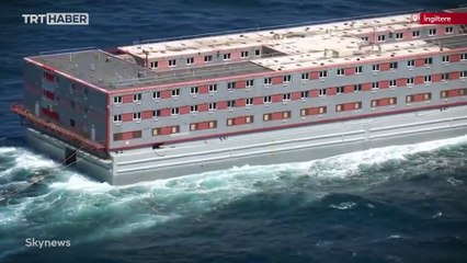 İngiltere'de göçmenler için yüzen hapishane