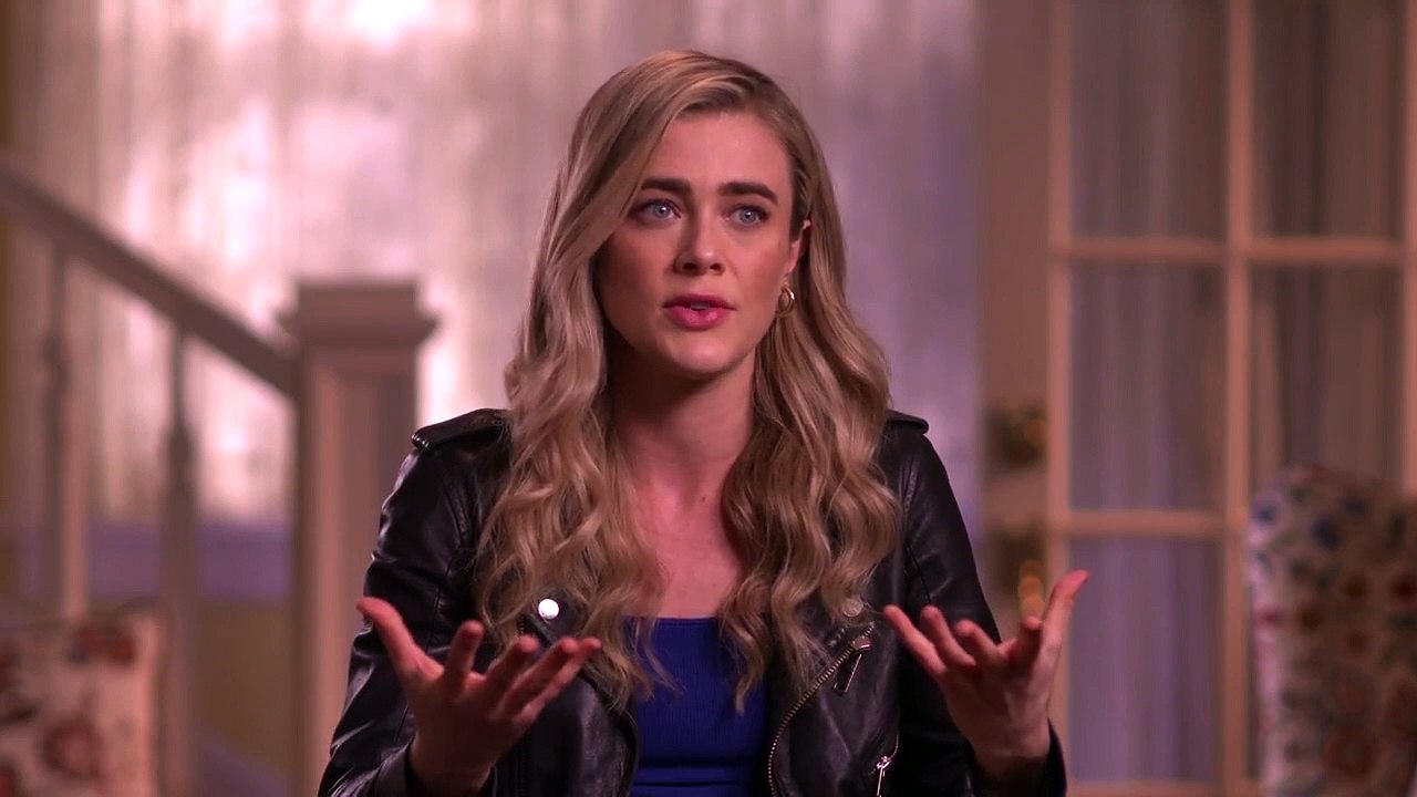 Melissa Roxburgh (1)