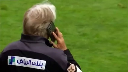 Jorge Jesus a parlé sur son téléphone portable pendant le match