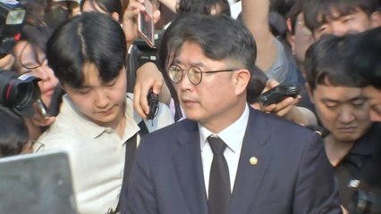 교육차관 "교권 위축 대책 마련할 것...균형점 찾아야" / YTN