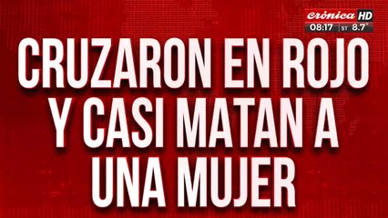 Cruzaron en rojo, chocaron y casi matan a una mujer: terminó en shock