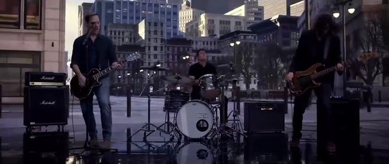 Parte del nuevo tema "Everything Turns Around"