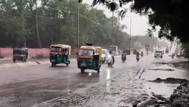 कहीं बूंदाबांदी तो कहीं झमाझम, मौसम विभाग के अनुसार आगे ऐसा रहेगा मौसम का मिजाज