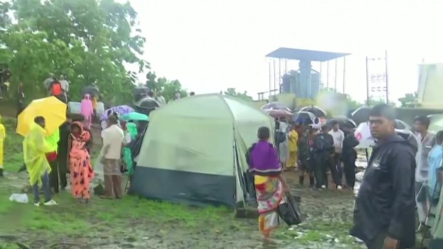 인도 서부 폭우로 산사태...최소 10명 사망 / YTN