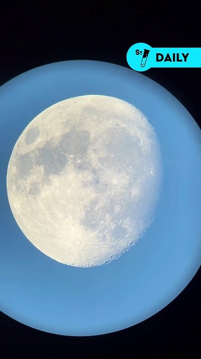 Un avion devant la Lune ✈️ On te partage quelques images du dernier live télescope de Astro Nico ! 