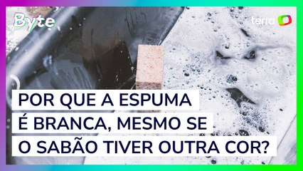 Por que a espuma é branca, mesmo se o sabão tiver outra cor?
