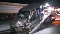Muş'ta hafif ticari araç ile otomobilin çarpıştığı kazada 1'i bebek 8 kişi yaralandı