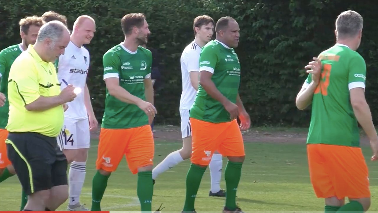 Doppelpack inklusive: Valdez, Schaaf und Co. erweisen Ailton die Ehre