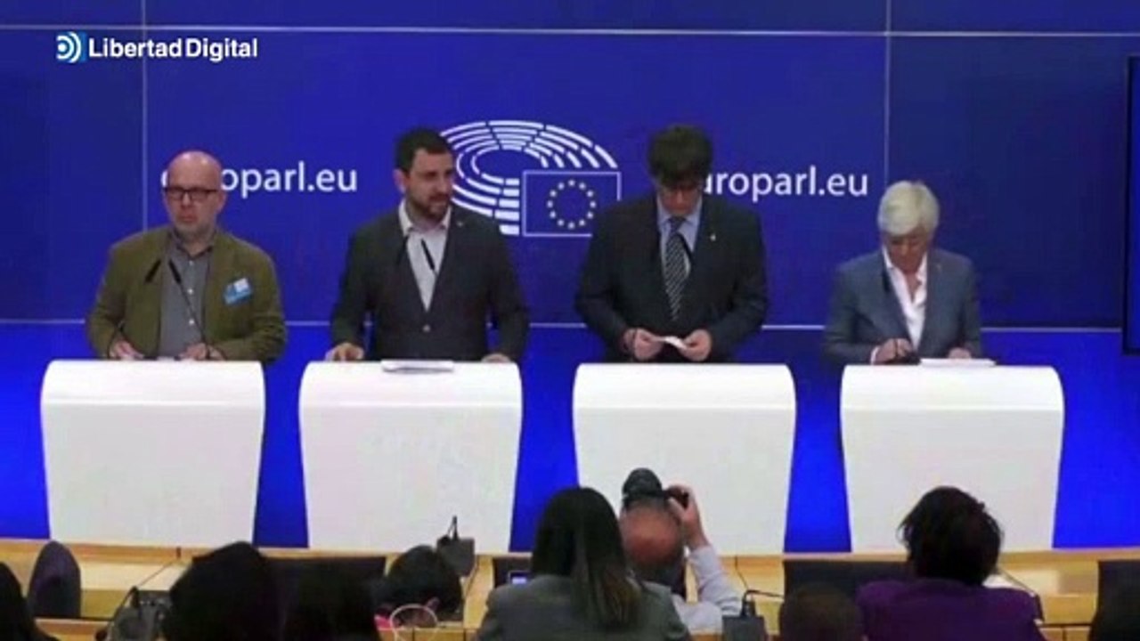 La Fiscalía pide que se reactiven las euroórdenes de detención contra Puigdemont y Comín