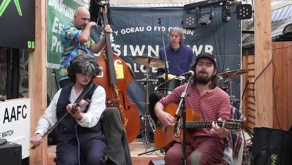 Erfyl Lloyd Davies attended Dolgellau's popular music festival, Sesiwn Fawr